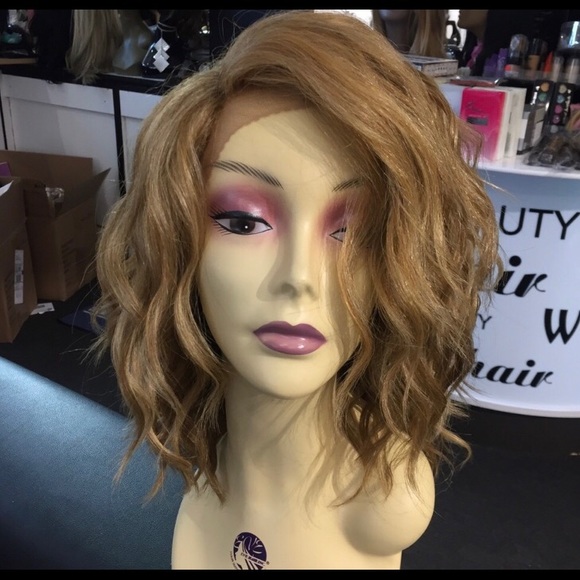 Short blonde mix wavy bob Lacefront Wig 2020 main image 7